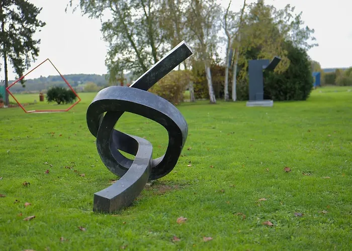 Gite Dans Parc De Sculptures - Gite \